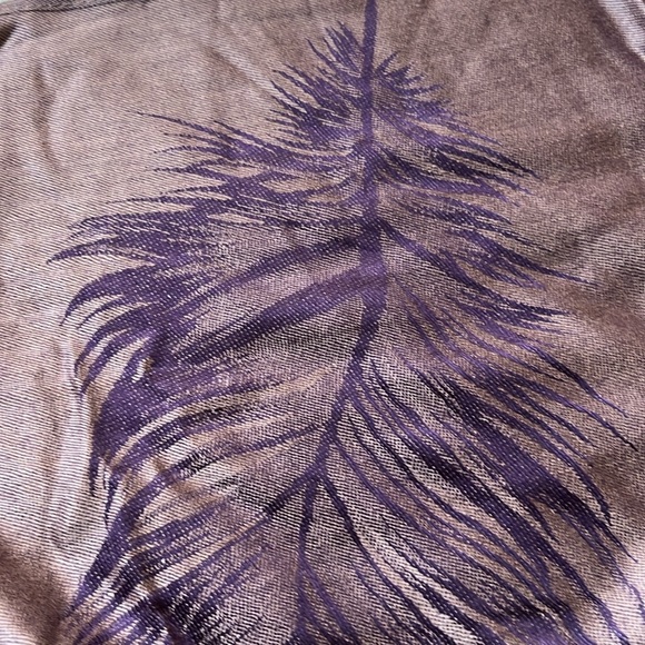 NWOT Pashmina  70% Pashmina 30% Silk Purple/Tan Tasseled Fringe  Scarf - Picture 5 of 5